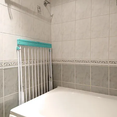 Bright And Cozy Center 1 Bedroom Ap, Free Parking! Appartamento Reval